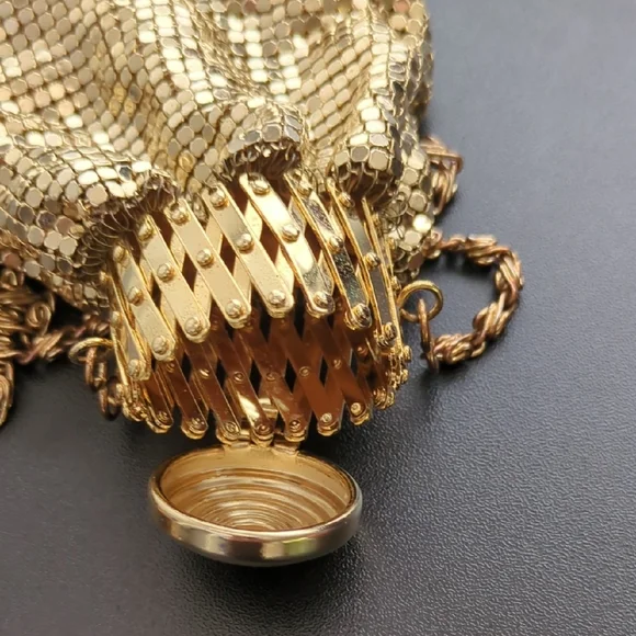 Vintage Whiting & Davis Gold Mesh Expandable Bag - Picture 8 of 12